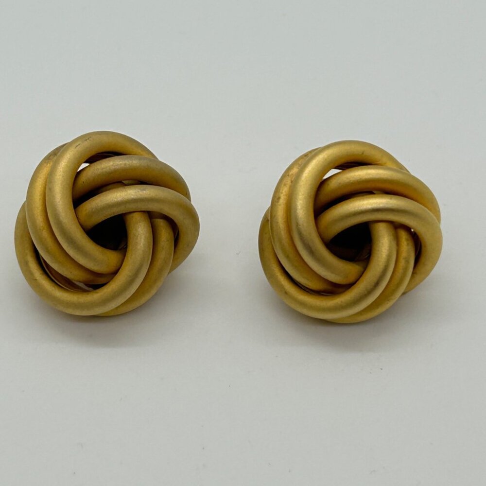 Vintage Matte Gold Knot Earrings Clip-On Brushed Gold-Tone Love Knot Statement - Picture 14 of 16